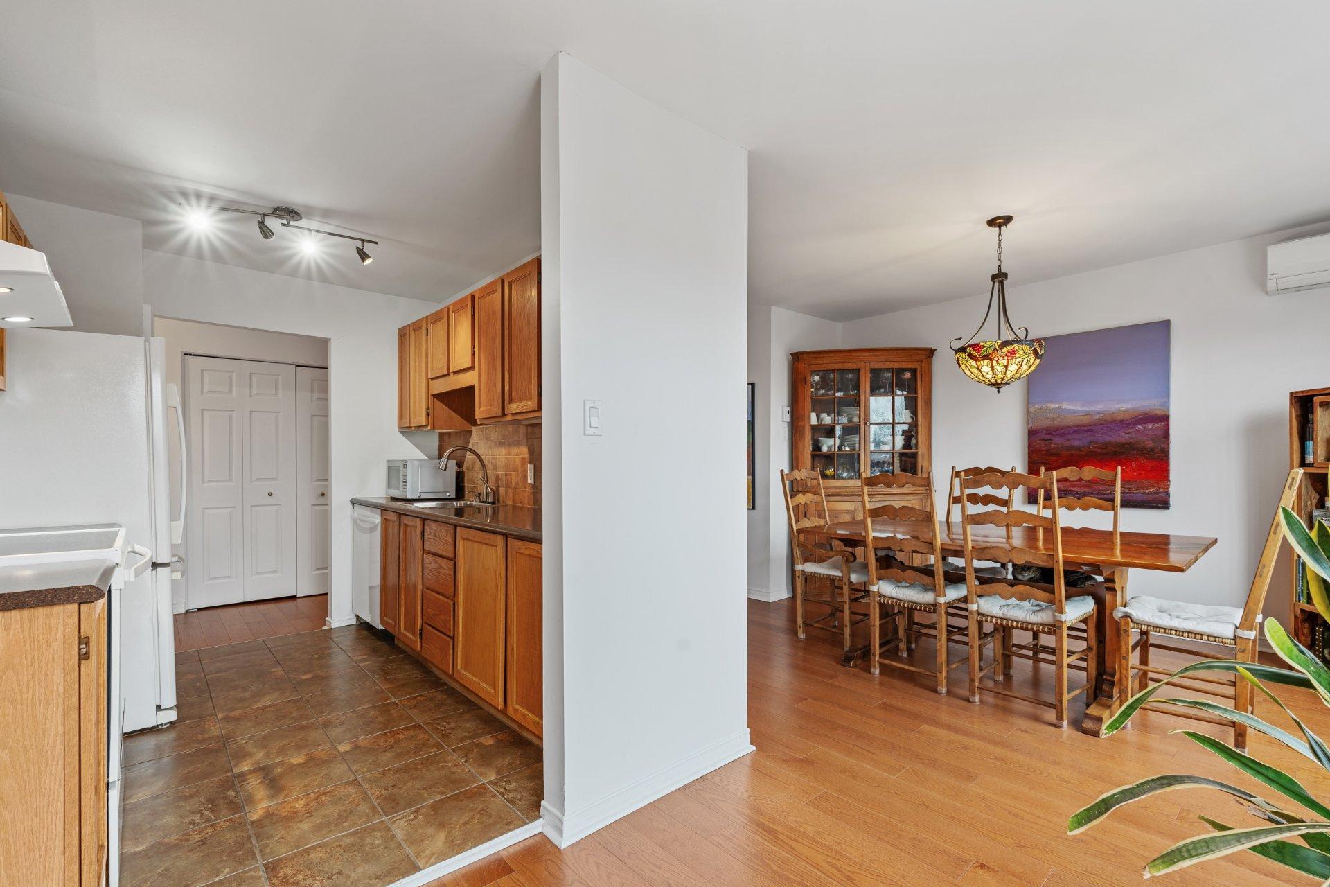 









4220


Rue De Chambly

, 302,
Montréal (Rosemont/La Petite-Patrie),




QC
H1X3J7

