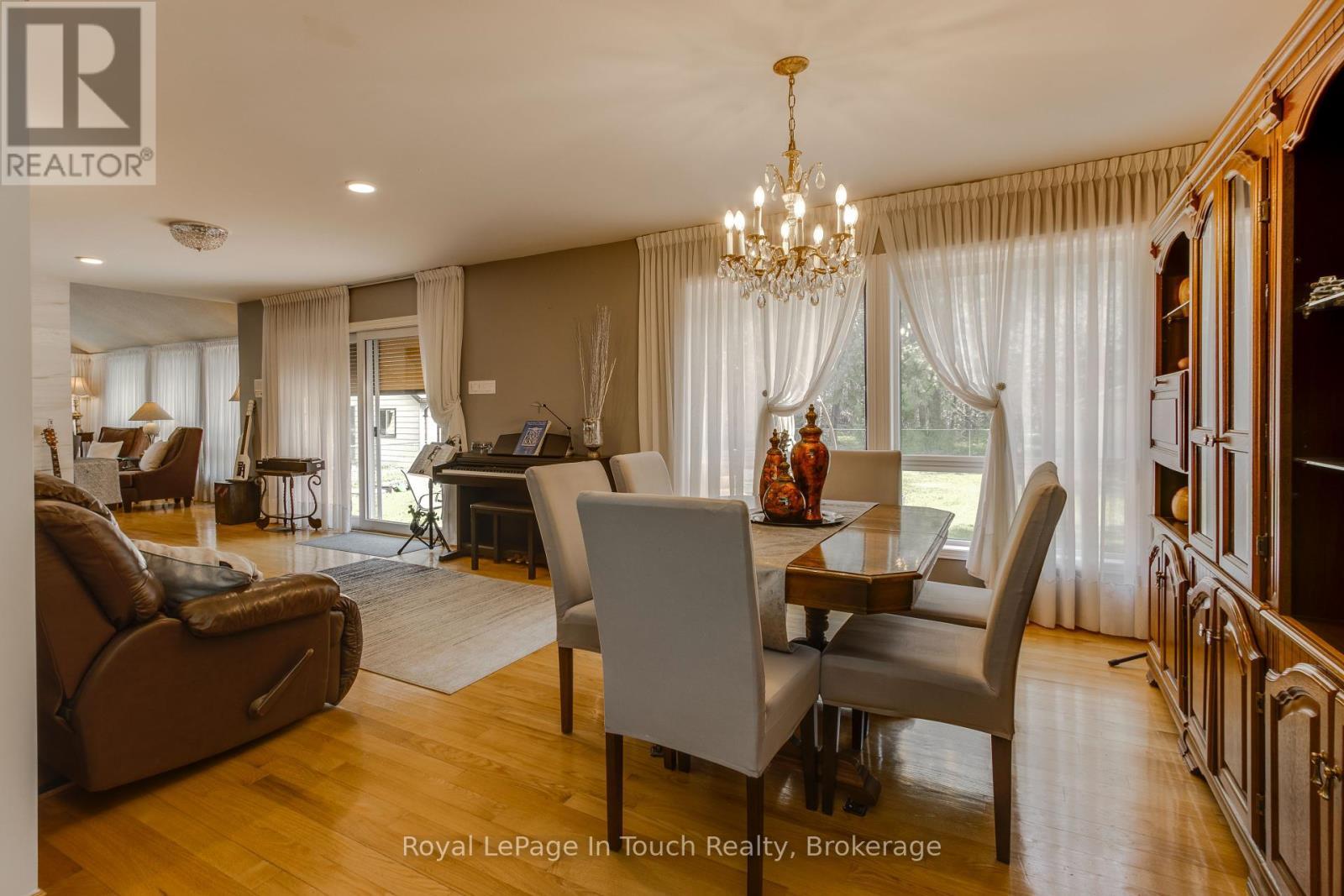 












79 KING ROAD

,
Tay (Waubaushene),




Ontario
L0K2C0

