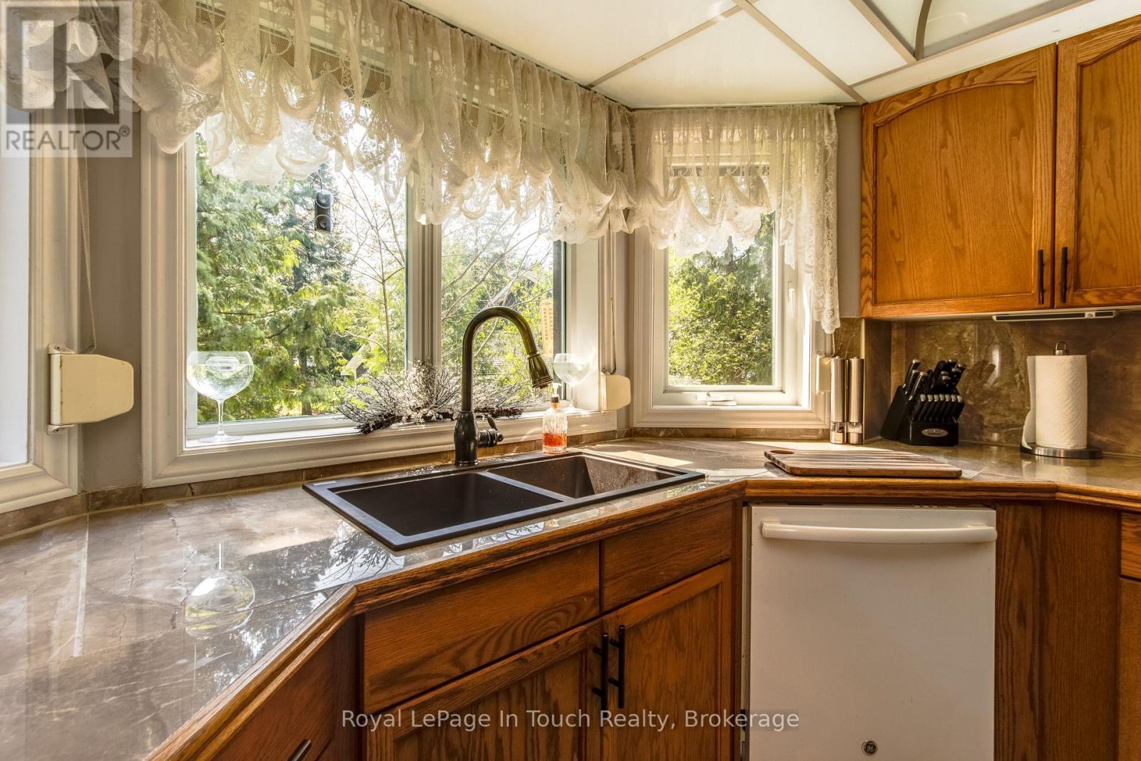












79 KING ROAD

,
Tay (Waubaushene),




Ontario
L0K2C0

