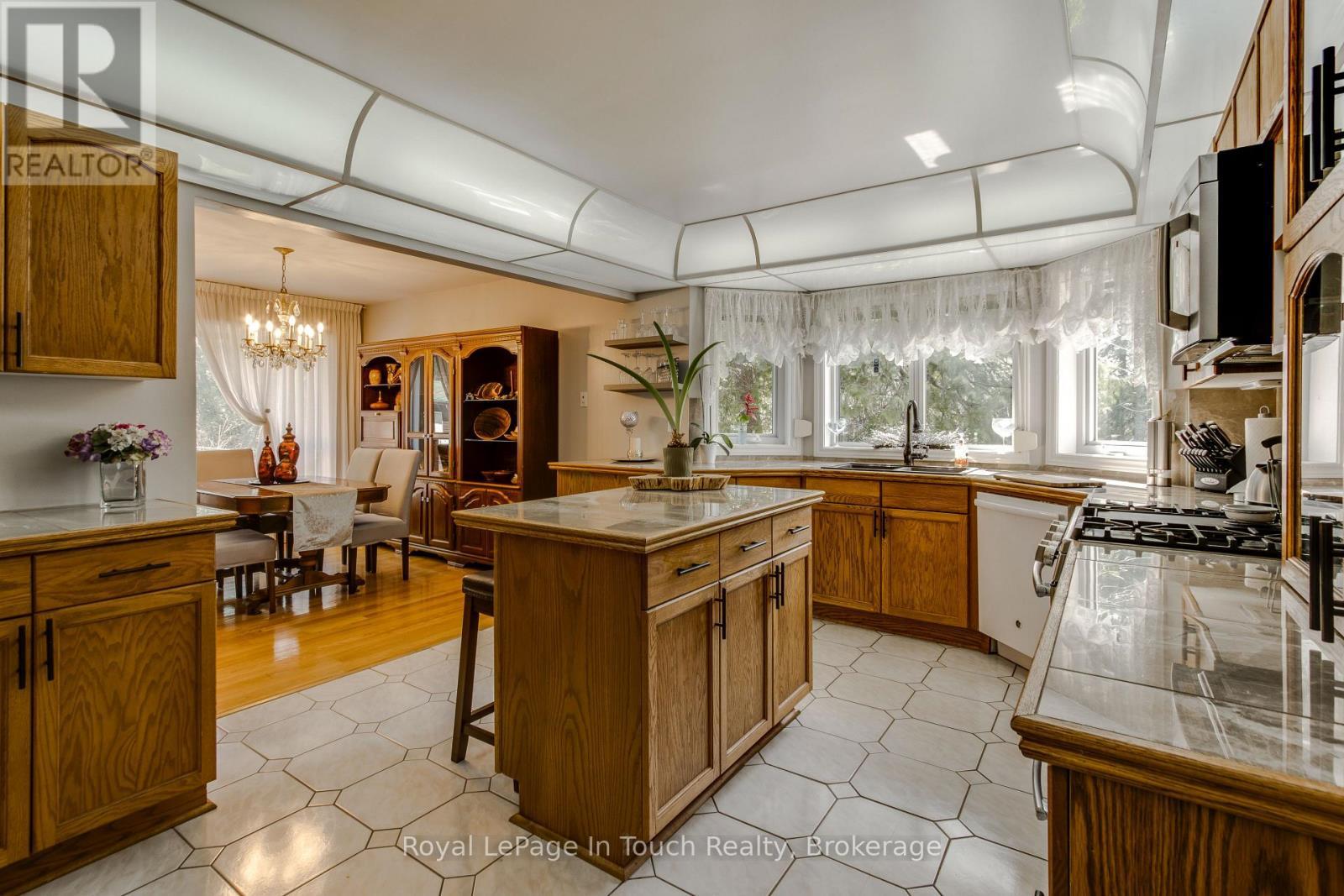 












79 KING ROAD

,
Tay (Waubaushene),




Ontario
L0K2C0

