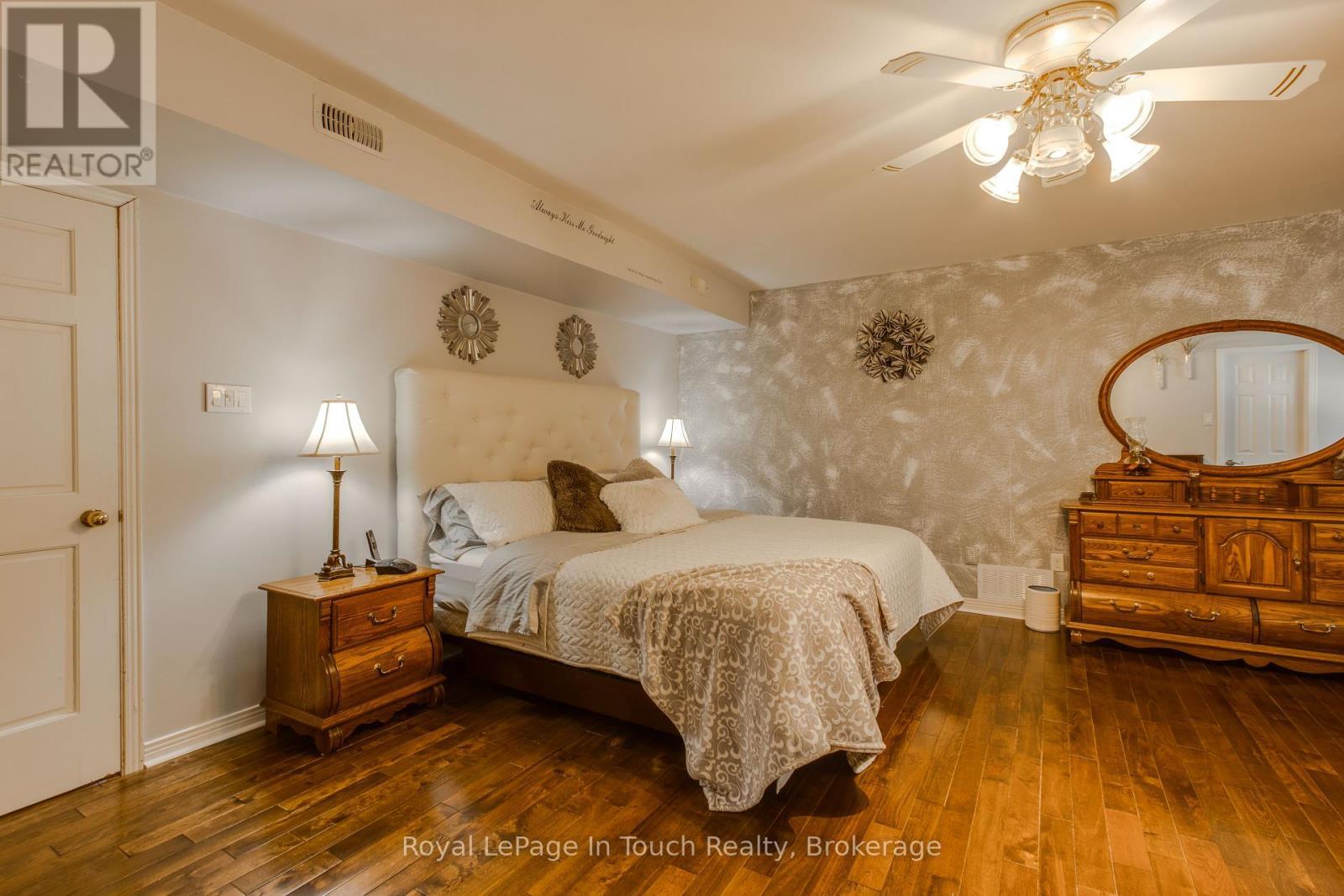 












79 KING ROAD

,
Tay (Waubaushene),




Ontario
L0K2C0

