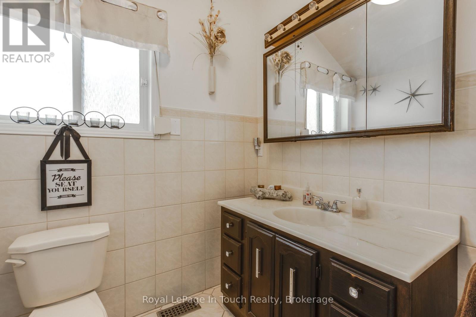 












79 KING ROAD

,
Tay (Waubaushene),




Ontario
L0K2C0

