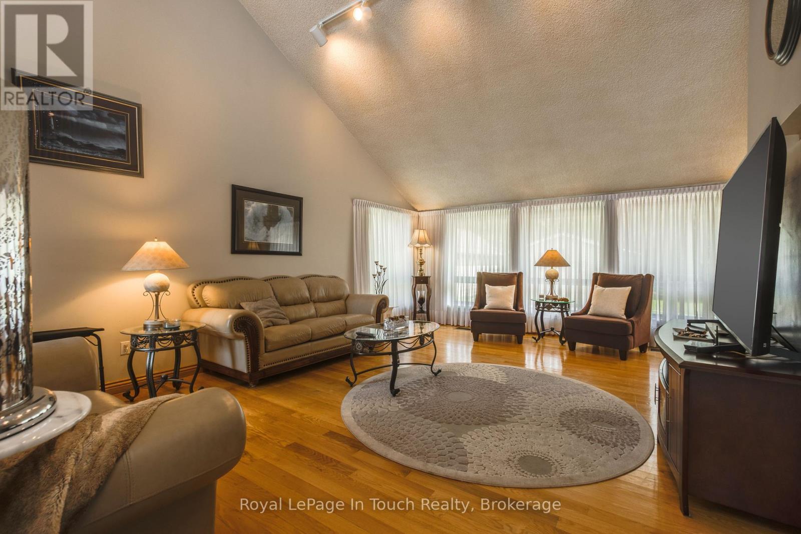 












79 KING ROAD

,
Tay (Waubaushene),




Ontario
L0K2C0

