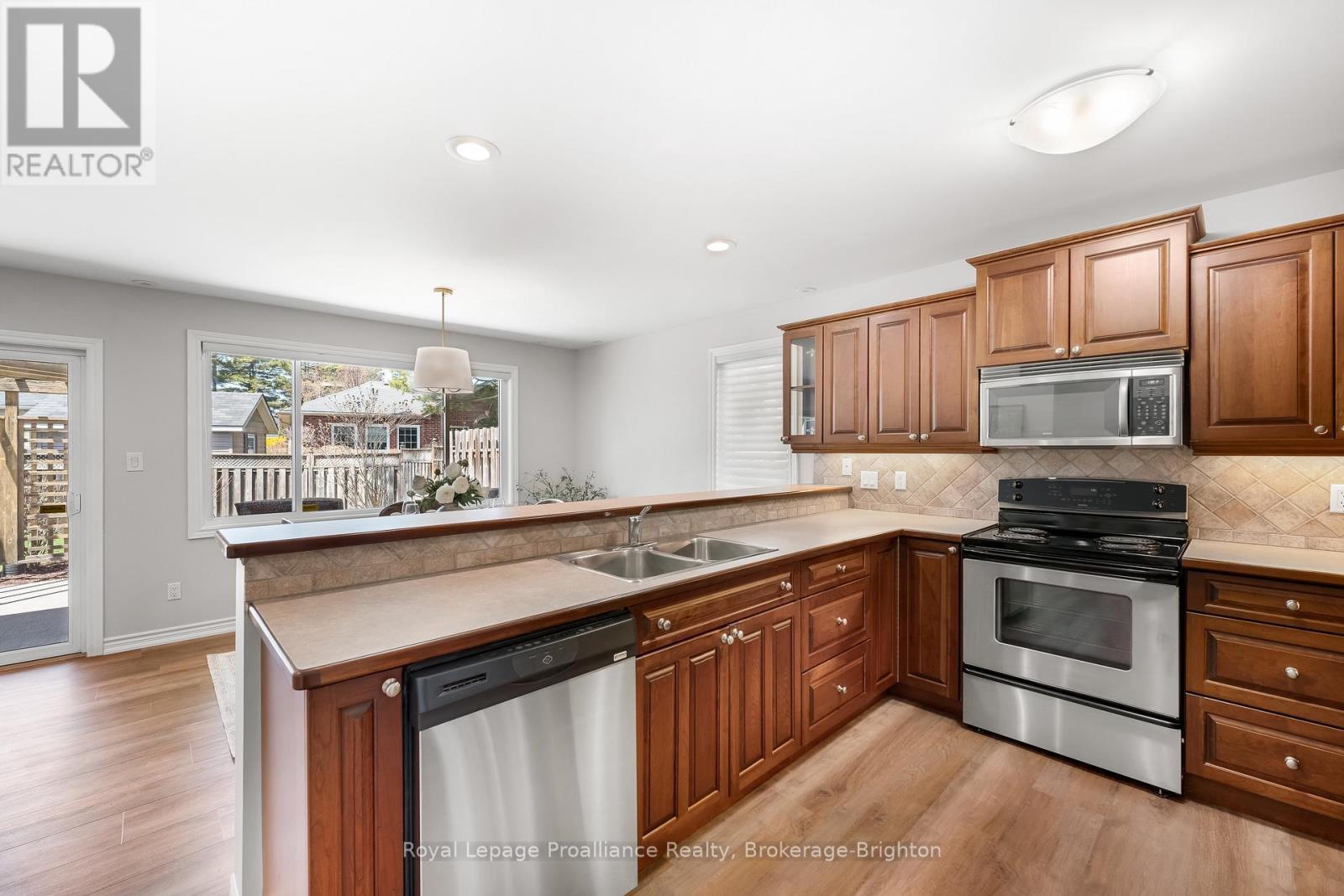 












4 BIRCH COURT

,
Brighton,




Ontario
K0K1H0

