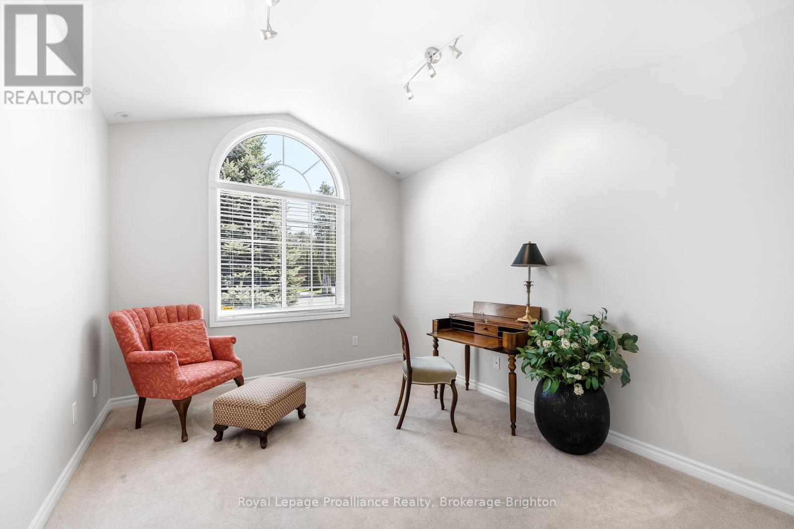 












4 BIRCH COURT

,
Brighton,




Ontario
K0K1H0

