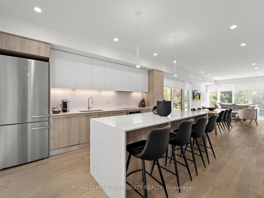 









35


Rockmount

Crescent,
Gravenhurst,




ON
P1P 0A6

