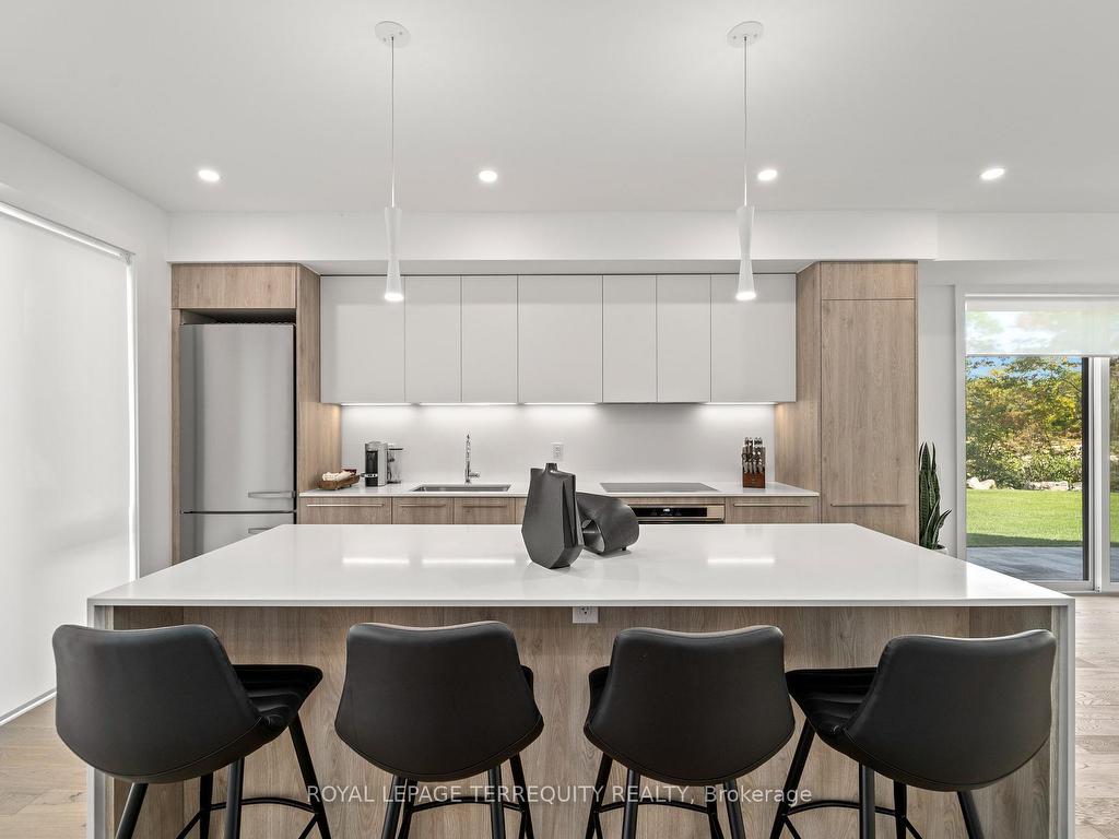 









35


Rockmount

Crescent,
Gravenhurst,




ON
P1P 0A6

