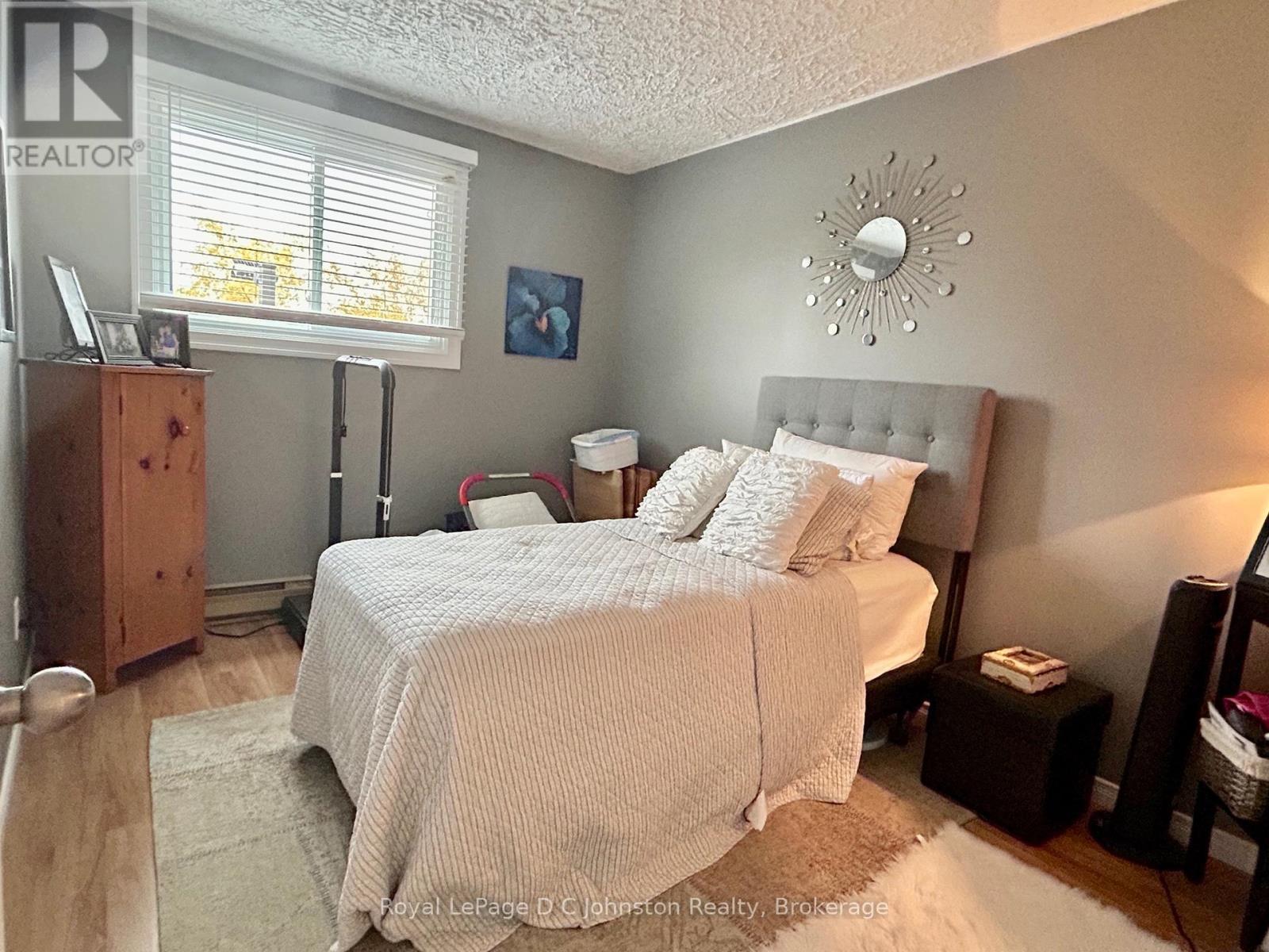 












307 - 229 ADELAIDE STREET

,
Saugeen Shores,




Ontario
N0H2L0

