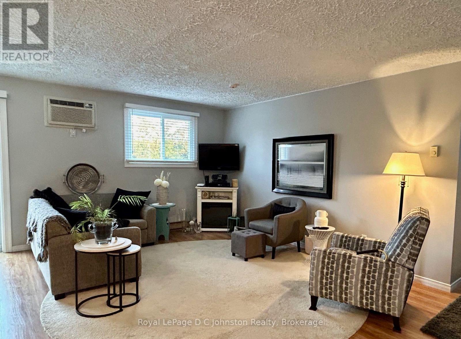 












307 - 229 ADELAIDE STREET

,
Saugeen Shores,




Ontario
N0H2L0

