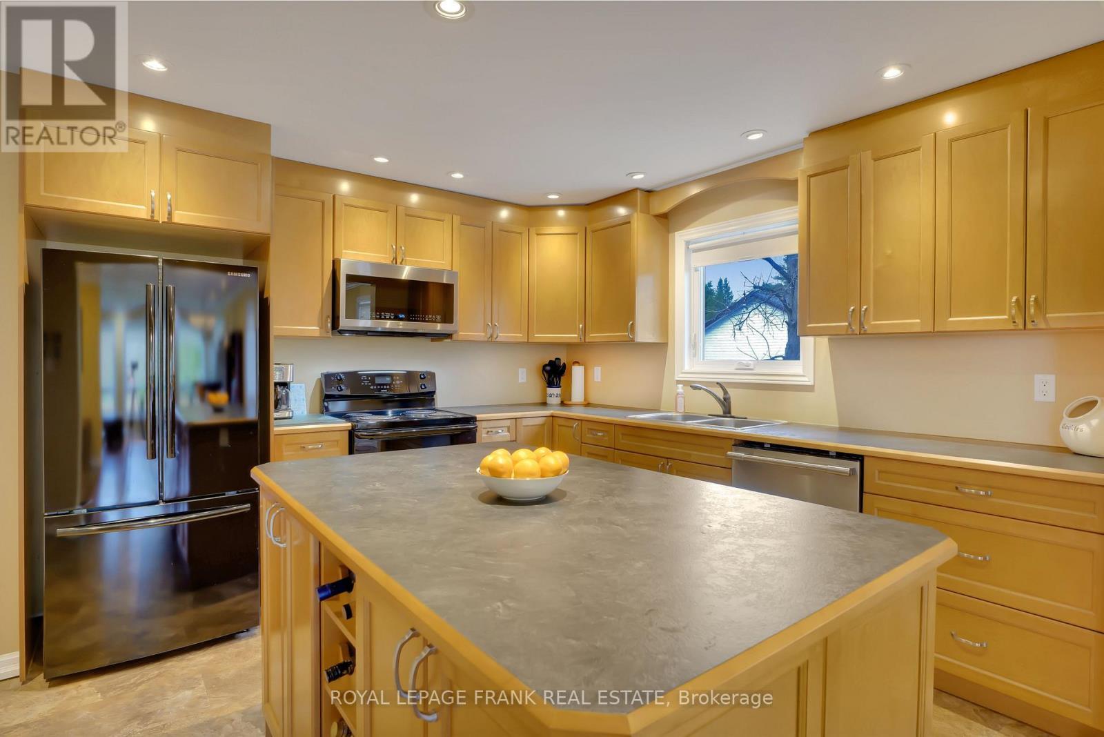 












163 PAUDASH SCHOOL ROAD

,
Faraday,




Ontario
K0L1C0

