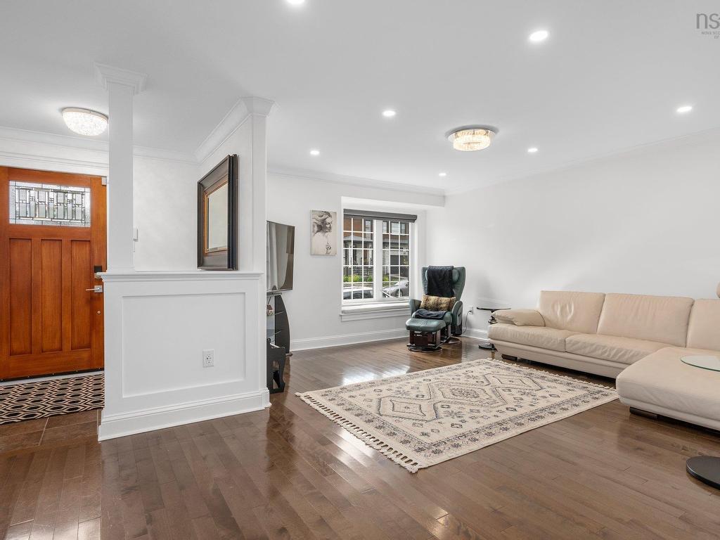 












279 Bently Drive

,
Halifax,




NS
B3S 0A9

