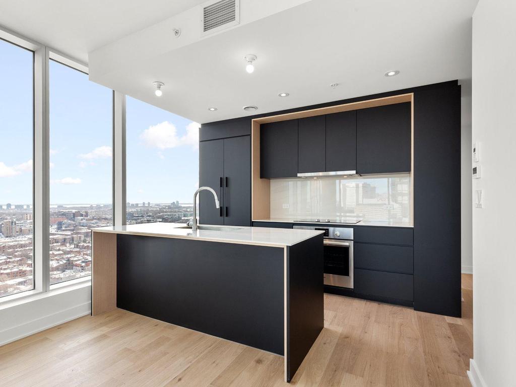 









1020


Rue de la Montagne

, 2205,
Montréal (Ville-Marie),




QC
H3G0H8


