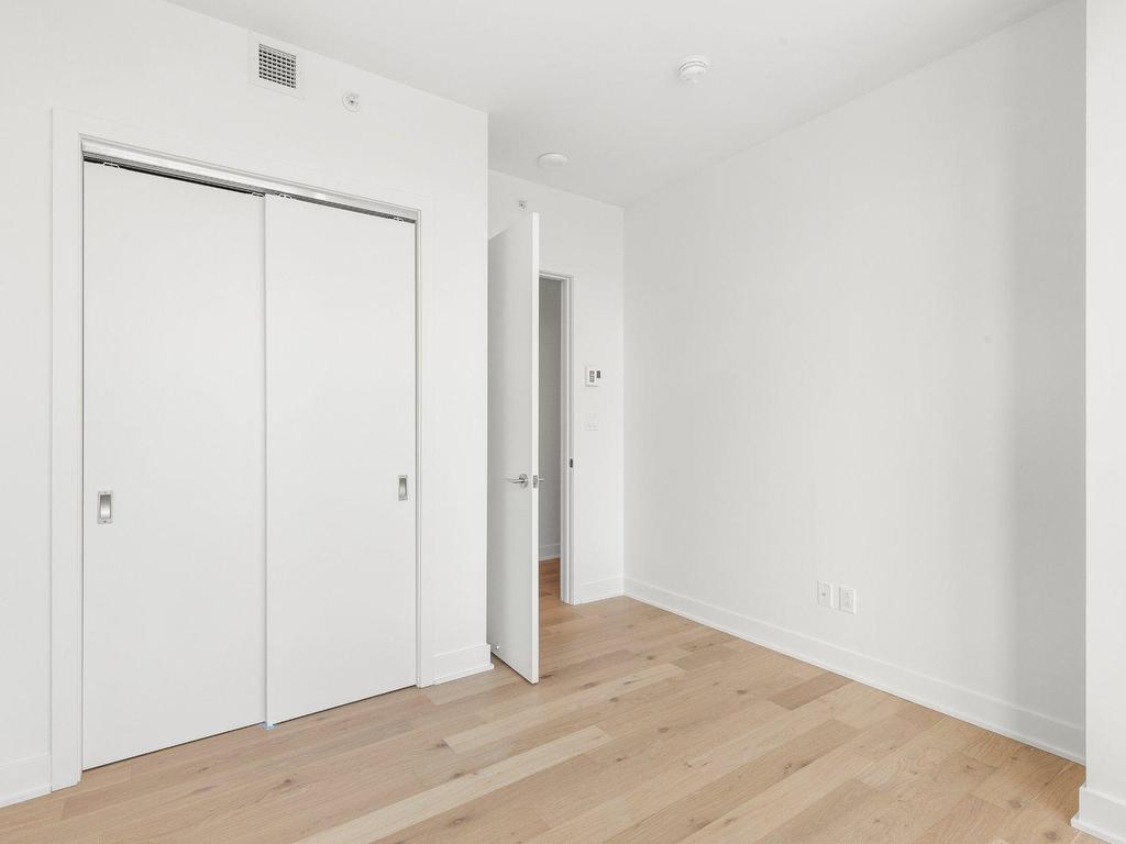 









1020


Rue de la Montagne

, 2205,
Montréal (Ville-Marie),




QC
H3G0H8

