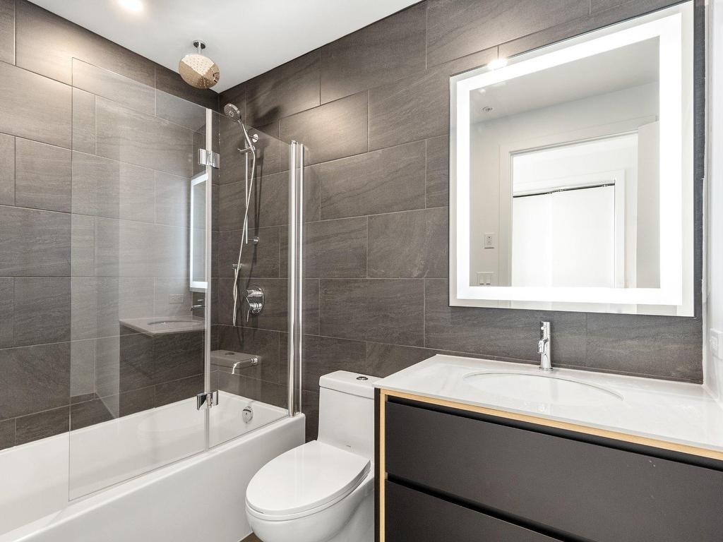









1020


Rue de la Montagne

, 2205,
Montréal (Ville-Marie),




QC
H3G0H8

