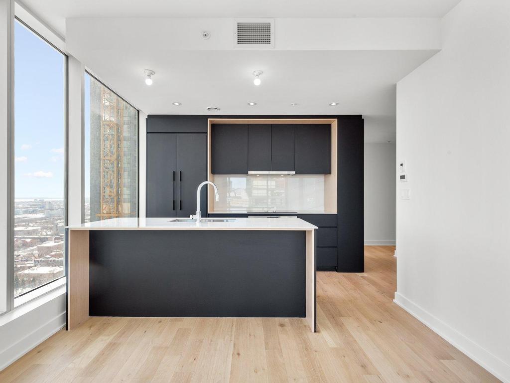 









1020


Rue de la Montagne

, 2205,
Montréal (Ville-Marie),




QC
H3G0H8

