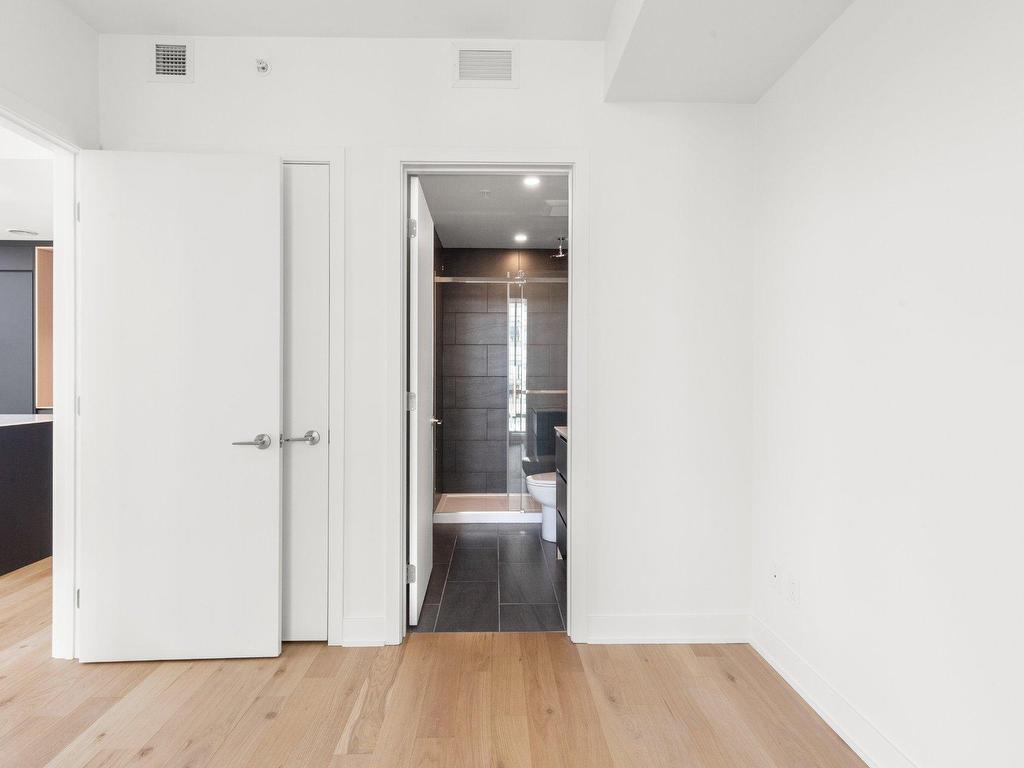 









1020


Rue de la Montagne

, 2205,
Montréal (Ville-Marie),




QC
H3G0H8

