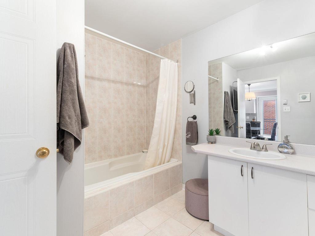 









7090


Rue Paul-Letondal

, 303,
Montréal (Rivière-des-Prairies/Pointe-aux-Trembles),




QC
H1E7C6

