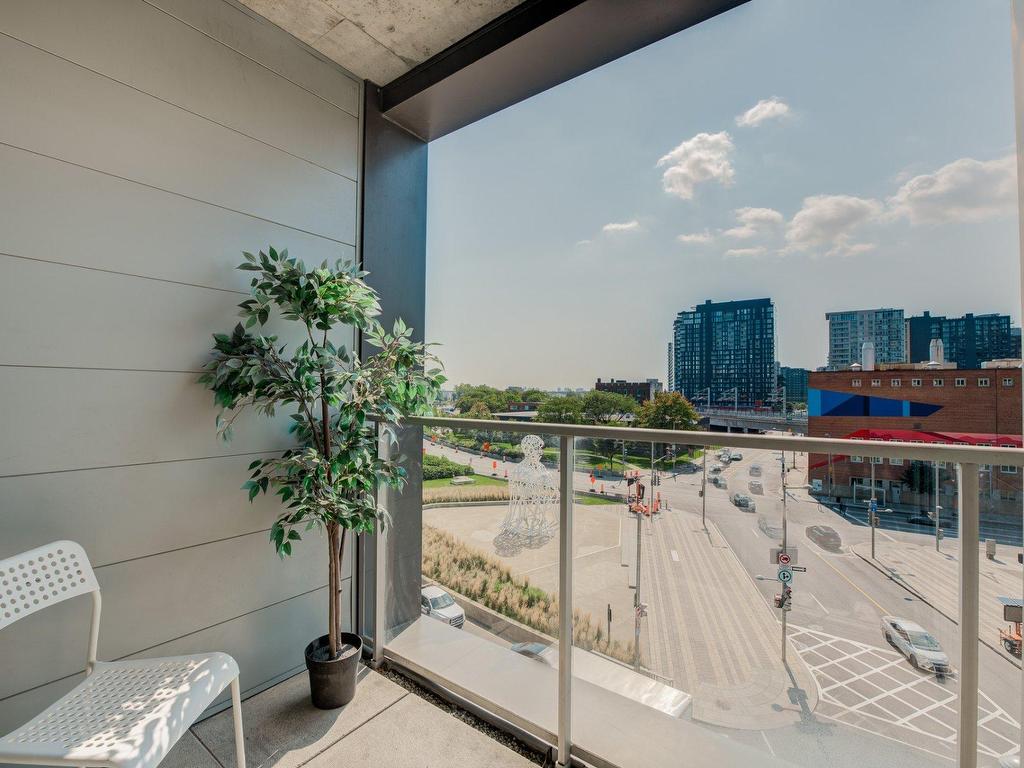 









888


Rue Wellington

, 506,
Montréal (Ville-Marie),




QC
H3C0N1

