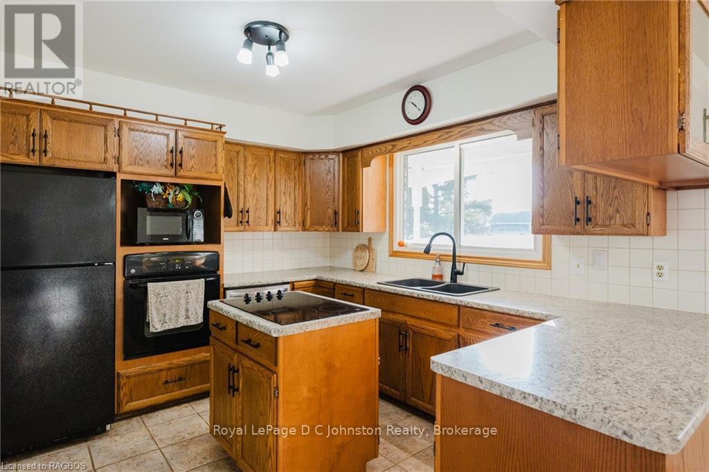 












7199 HIGHWAY 21 HIGHWAY

,
South Bruce Peninsula,







Ontario
N0H1A0

