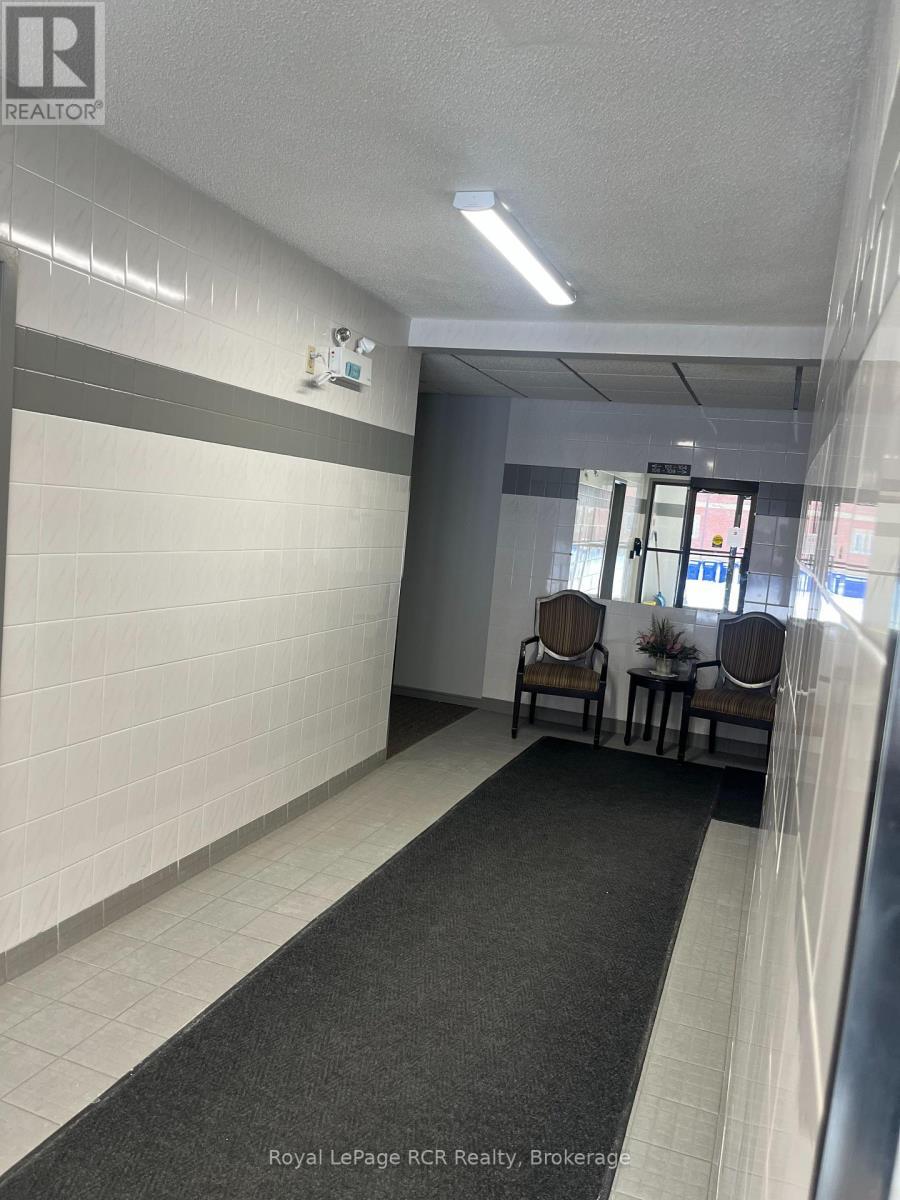 












301 - 460 DURHAM STREET W

,
Wellington North (Mount Forest),




Ontario
N0G2L1

