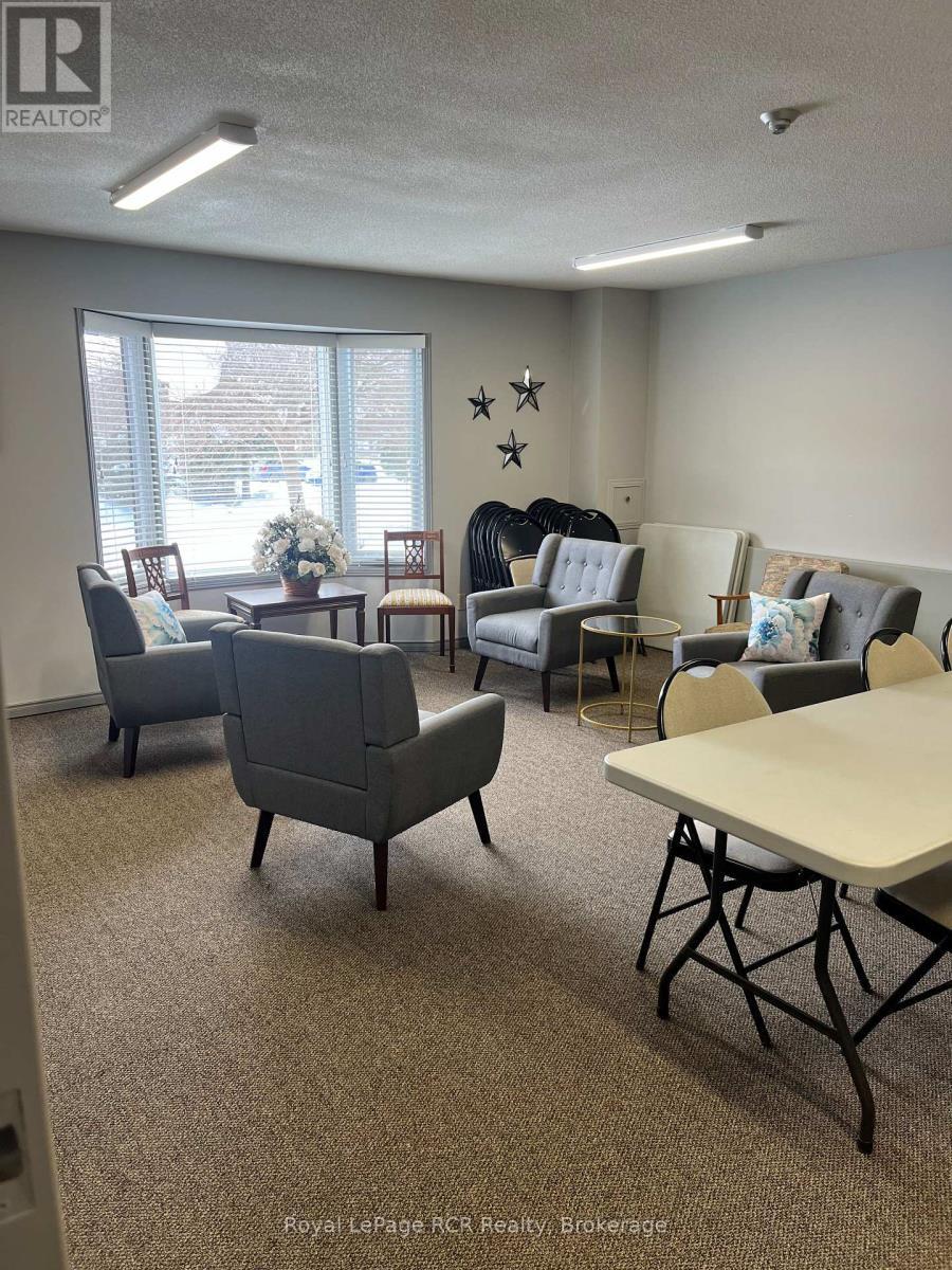












301 - 460 DURHAM STREET W

,
Wellington North (Mount Forest),




Ontario
N0G2L1

