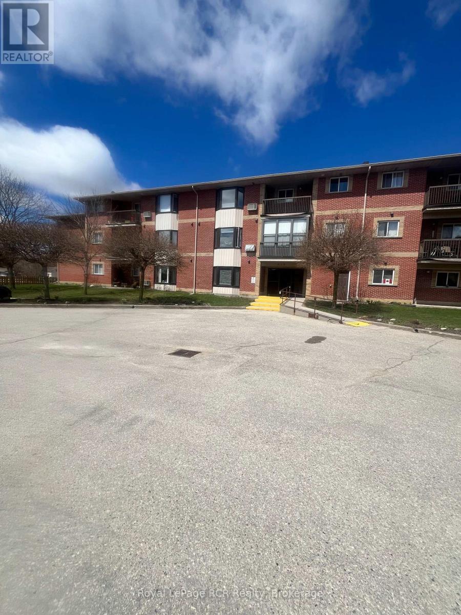 












301 - 460 DURHAM STREET W

,
Wellington North (Mount Forest),




Ontario
N0G2L1

