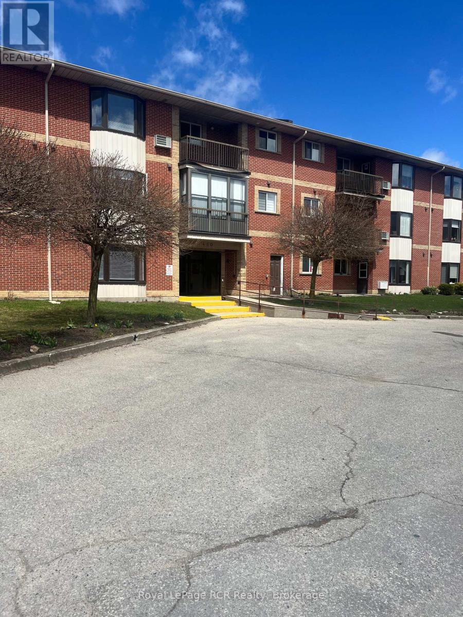 












301 - 460 DURHAM STREET W

,
Wellington North (Mount Forest),




Ontario
N0G2L1

