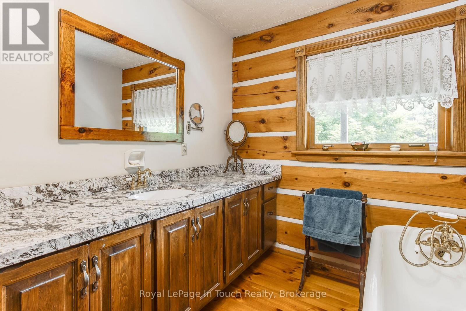 












335 MURRAY ROAD

,
Penetanguishene,




Ontario
L9M2H8

