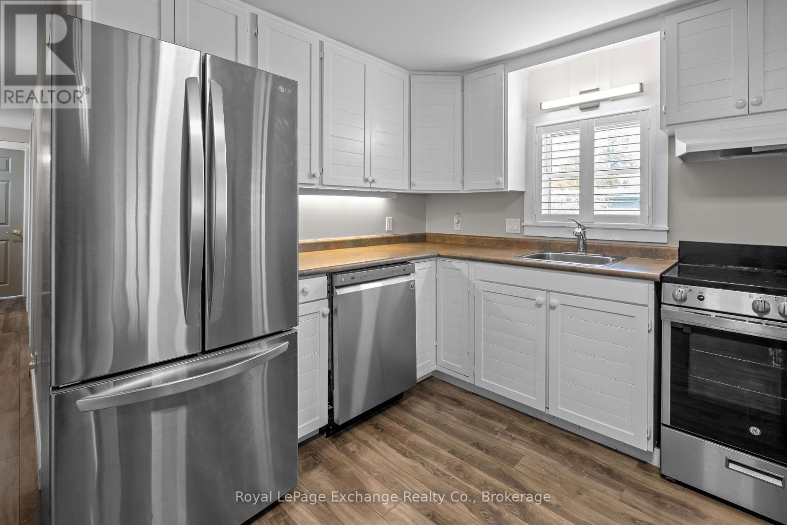 












66 APPLEWOOD BOULEVARD

,
Kincardine,




Ontario
N0G2T0


