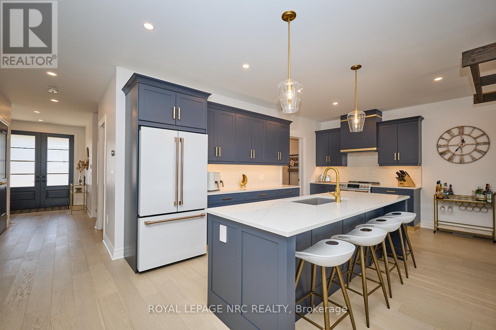 












7456 PARKSIDE ROAD

,
Niagara Falls (Brown),




Ontario
L2H0K7

