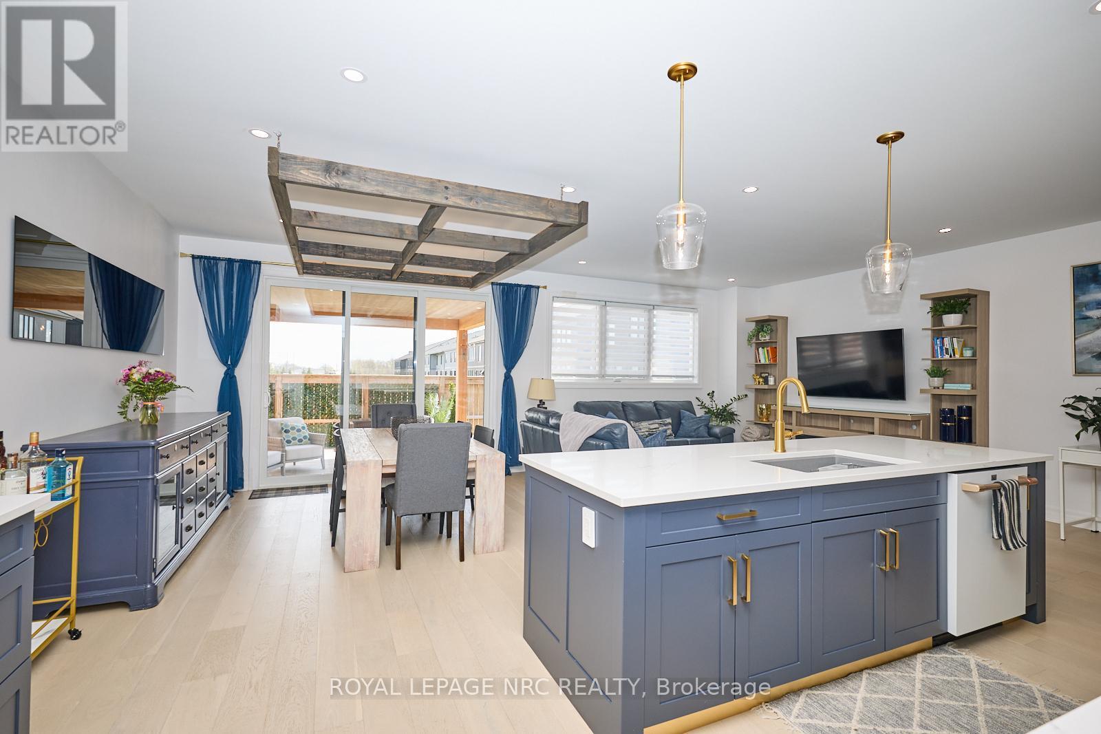












7456 PARKSIDE ROAD

,
Niagara Falls (Brown),




Ontario
L2H0K7

