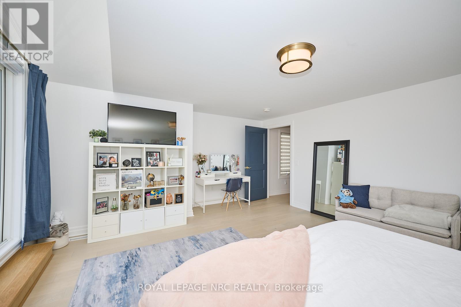 












7456 PARKSIDE ROAD

,
Niagara Falls (Brown),




Ontario
L2H0K7

