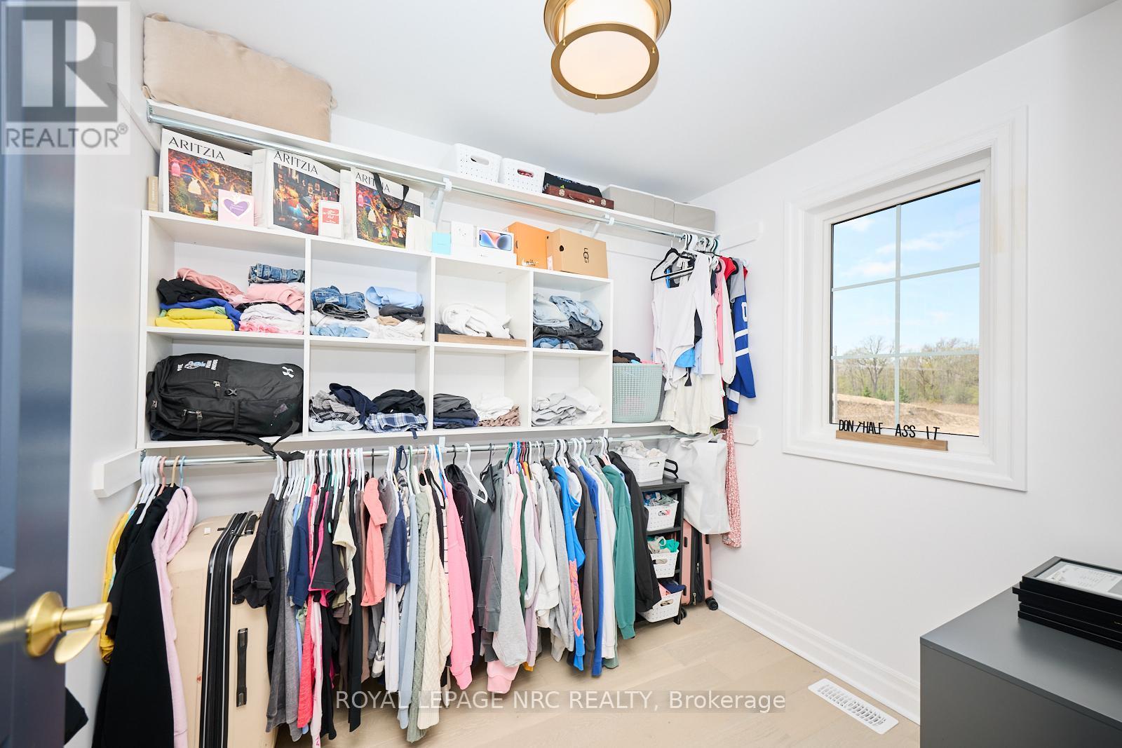 












7456 PARKSIDE ROAD

,
Niagara Falls (Brown),




Ontario
L2H0K7

