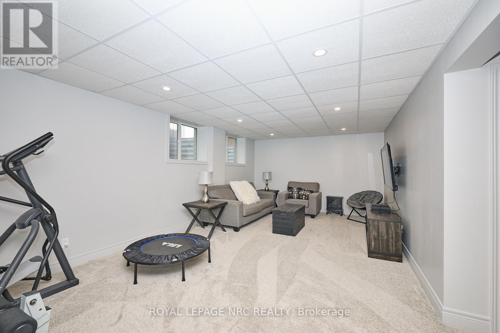 












7456 PARKSIDE ROAD

,
Niagara Falls (Brown),




Ontario
L2H0K7

