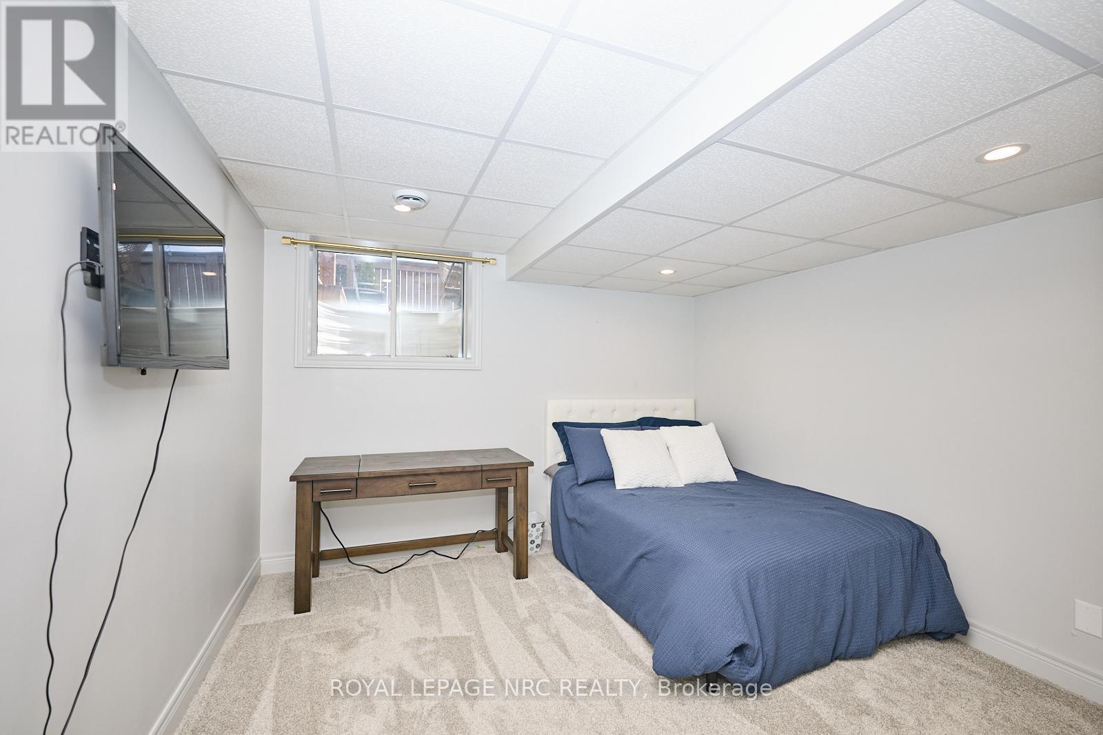 












7456 PARKSIDE ROAD

,
Niagara Falls (Brown),




Ontario
L2H0K7

