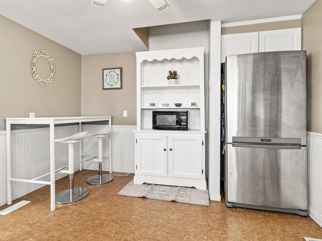 












6 Hillside Court

,
Lower Sackville,




NS
B4E 1B2

