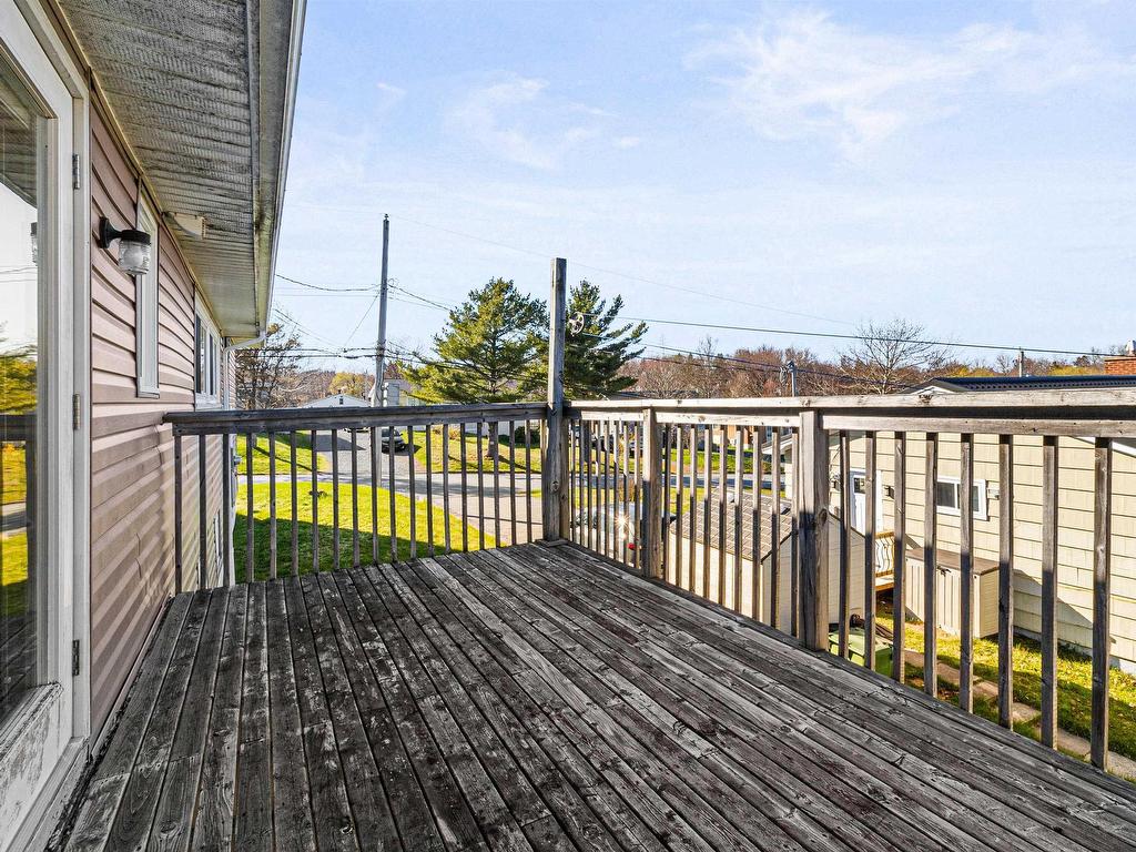 












6 Hillside Court

,
Lower Sackville,




NS
B4E 1B2

