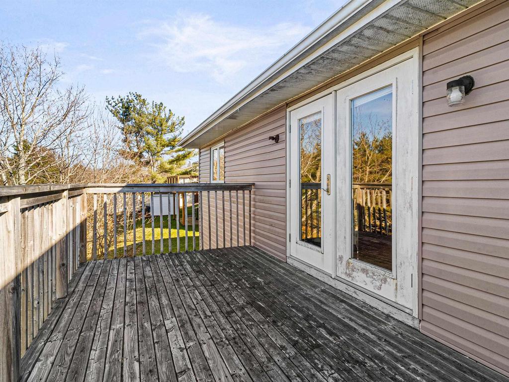 












6 Hillside Court

,
Lower Sackville,




NS
B4E 1B2


