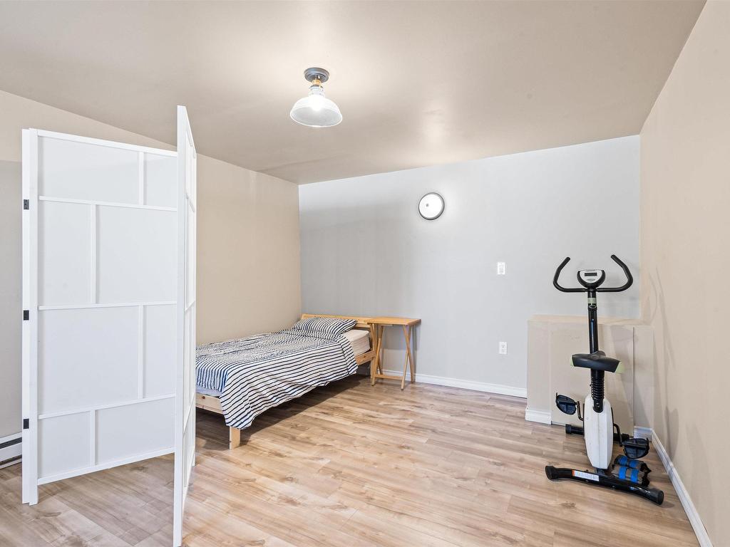 












6 Hillside Court

,
Lower Sackville,




NS
B4E 1B2

