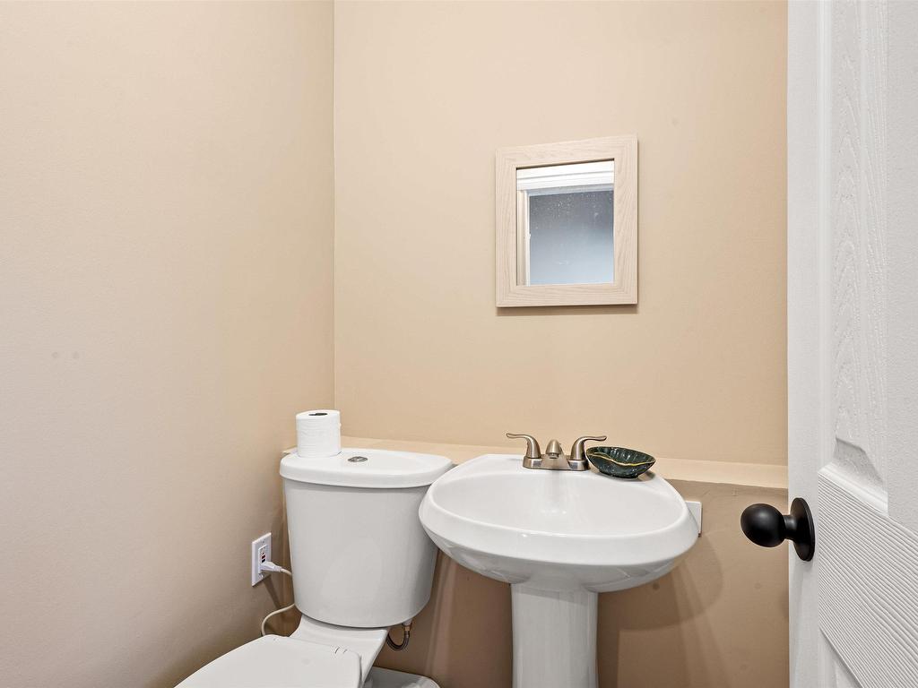 












6 Hillside Court

,
Lower Sackville,




NS
B4E 1B2

