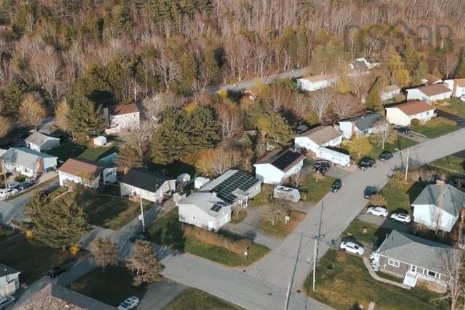 












6 Hillside Court

,
Lower Sackville,




NS
B4E 1B2

