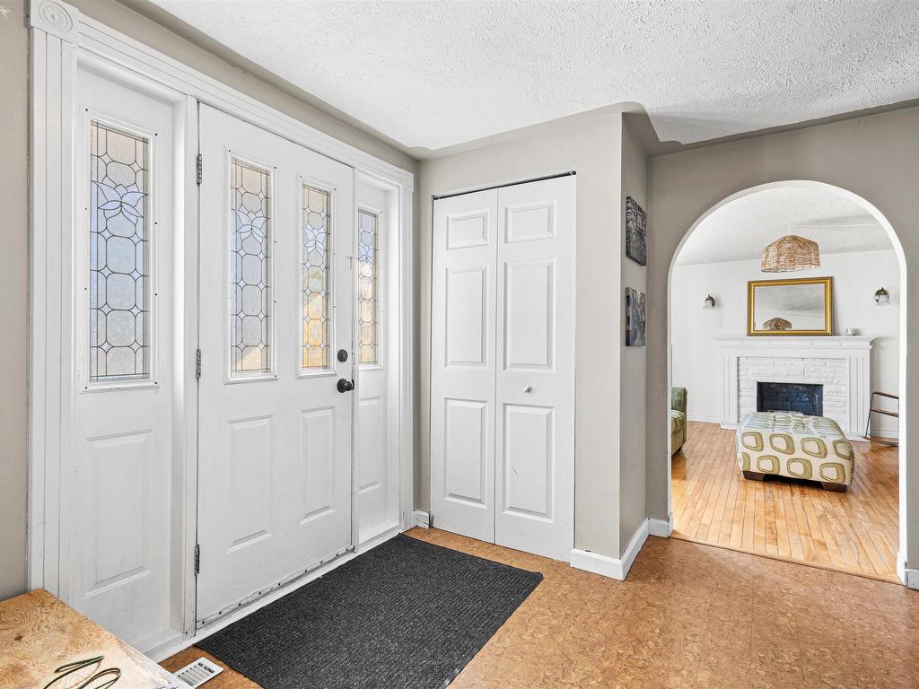 












6 Hillside Court

,
Lower Sackville,




NS
B4E 1B2

