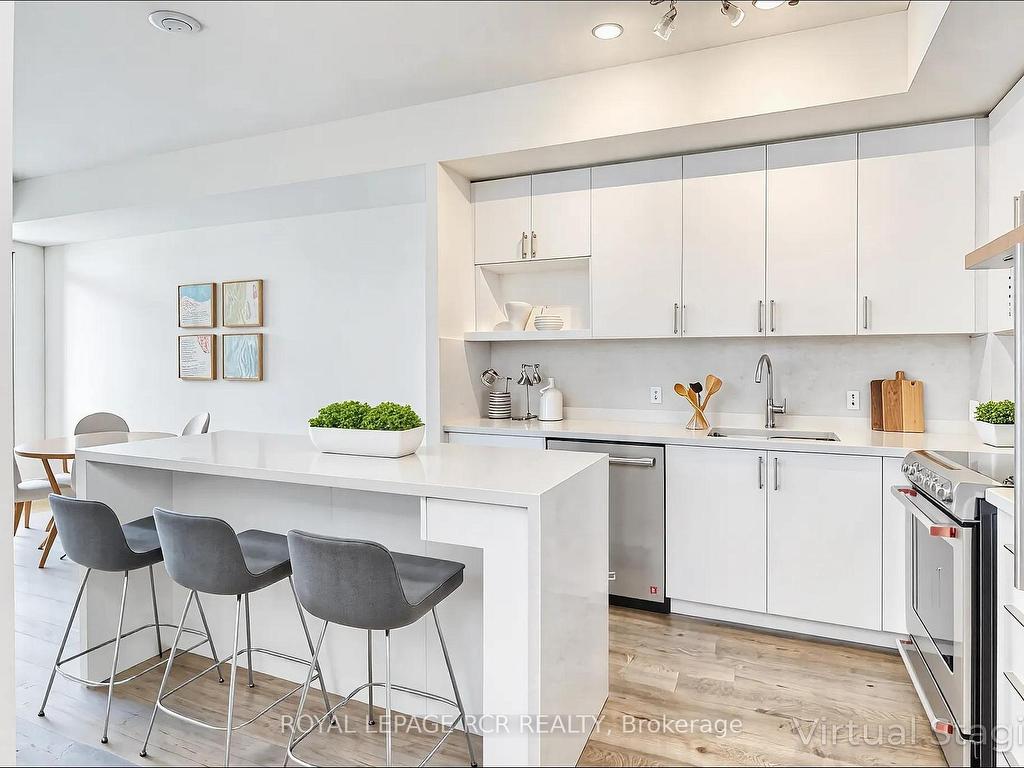 









9000


Jane

Street, 425,
Vaughan,




ON
L4K 0M6

