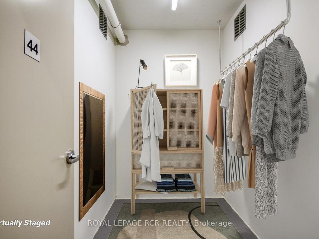 









9000


Jane

Street, 425,
Vaughan,




ON
L4K 0M6

