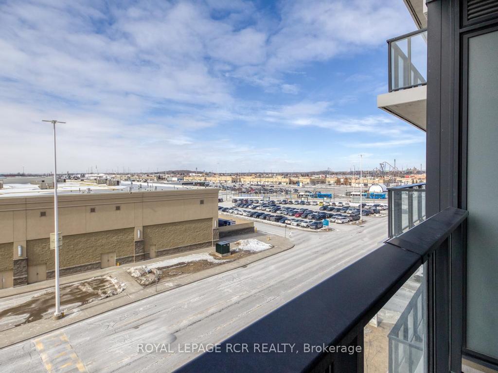 









9000


Jane

Street, 425,
Vaughan,




ON
L4K 0M6

