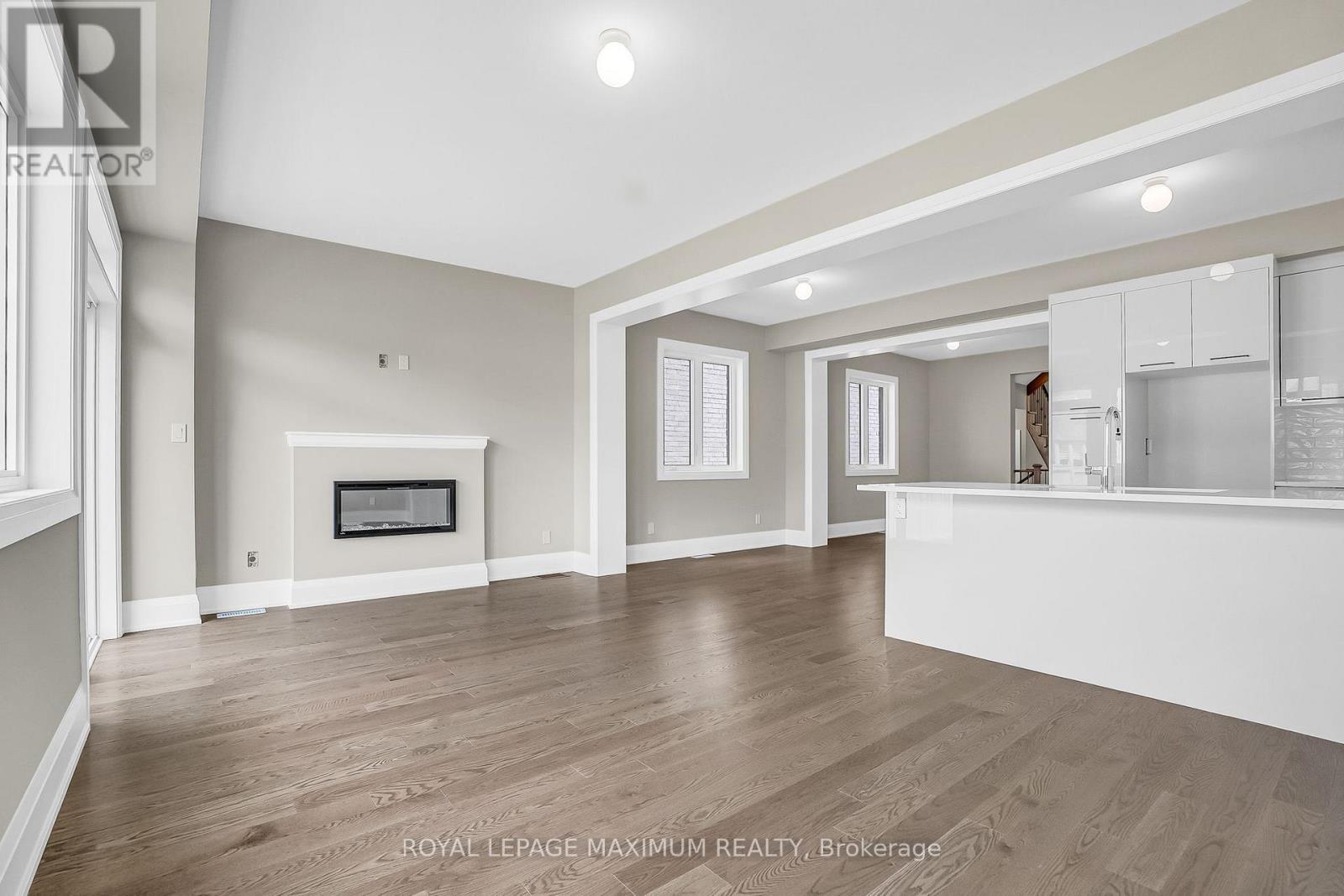 












139 CLOSSON DRIVE

,
Whitby,




Ontario
L1P0M7

