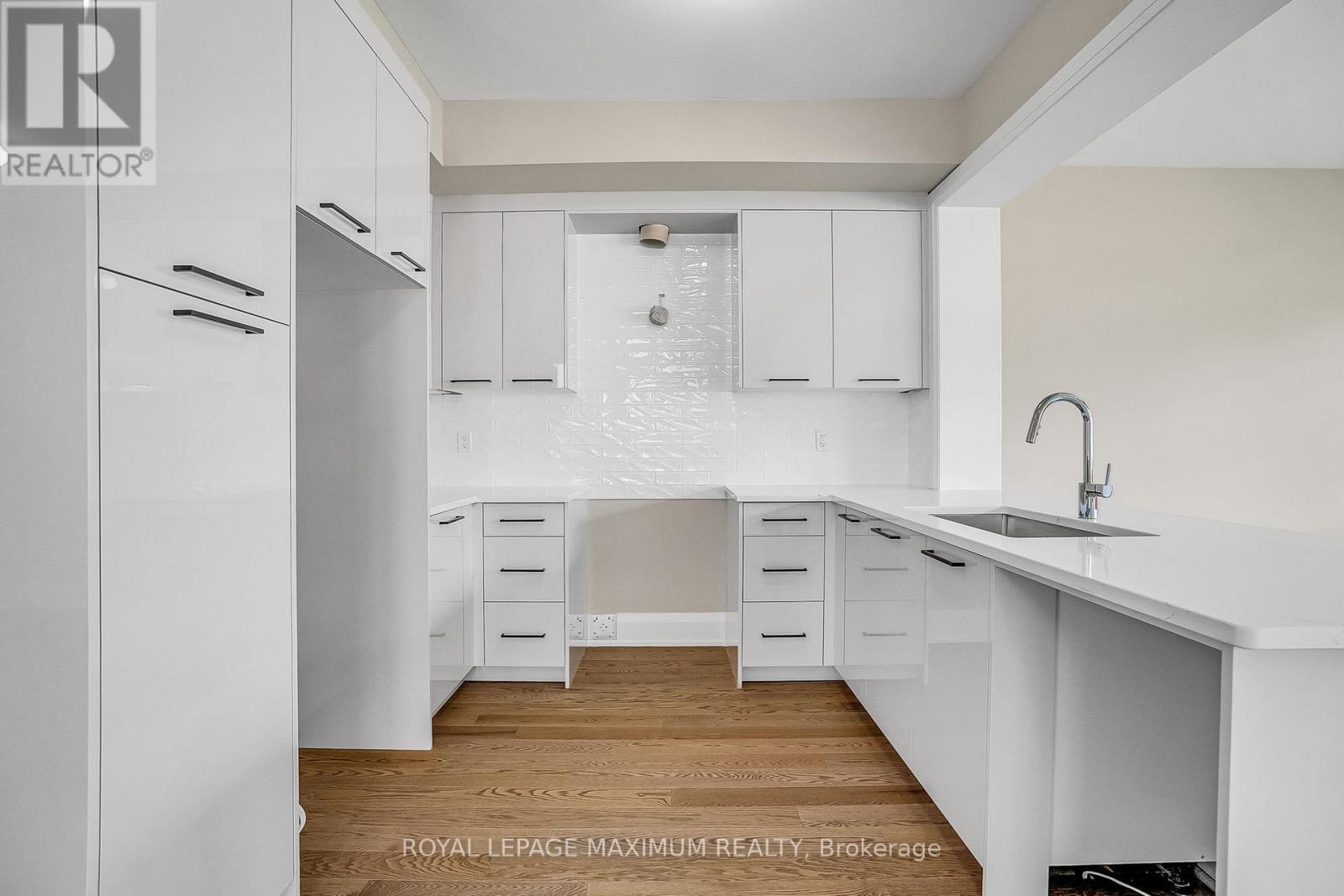 












139 CLOSSON DRIVE

,
Whitby,




Ontario
L1P0M7

