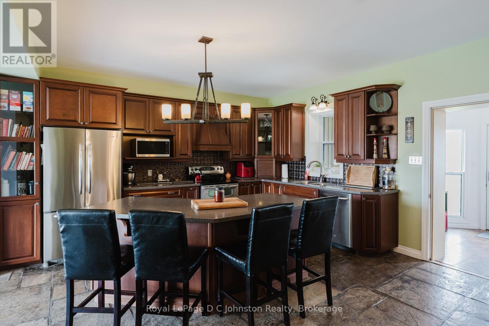 












3622 HIGHWAY 21

,
Kincardine,




Ontario
N0G2T0

