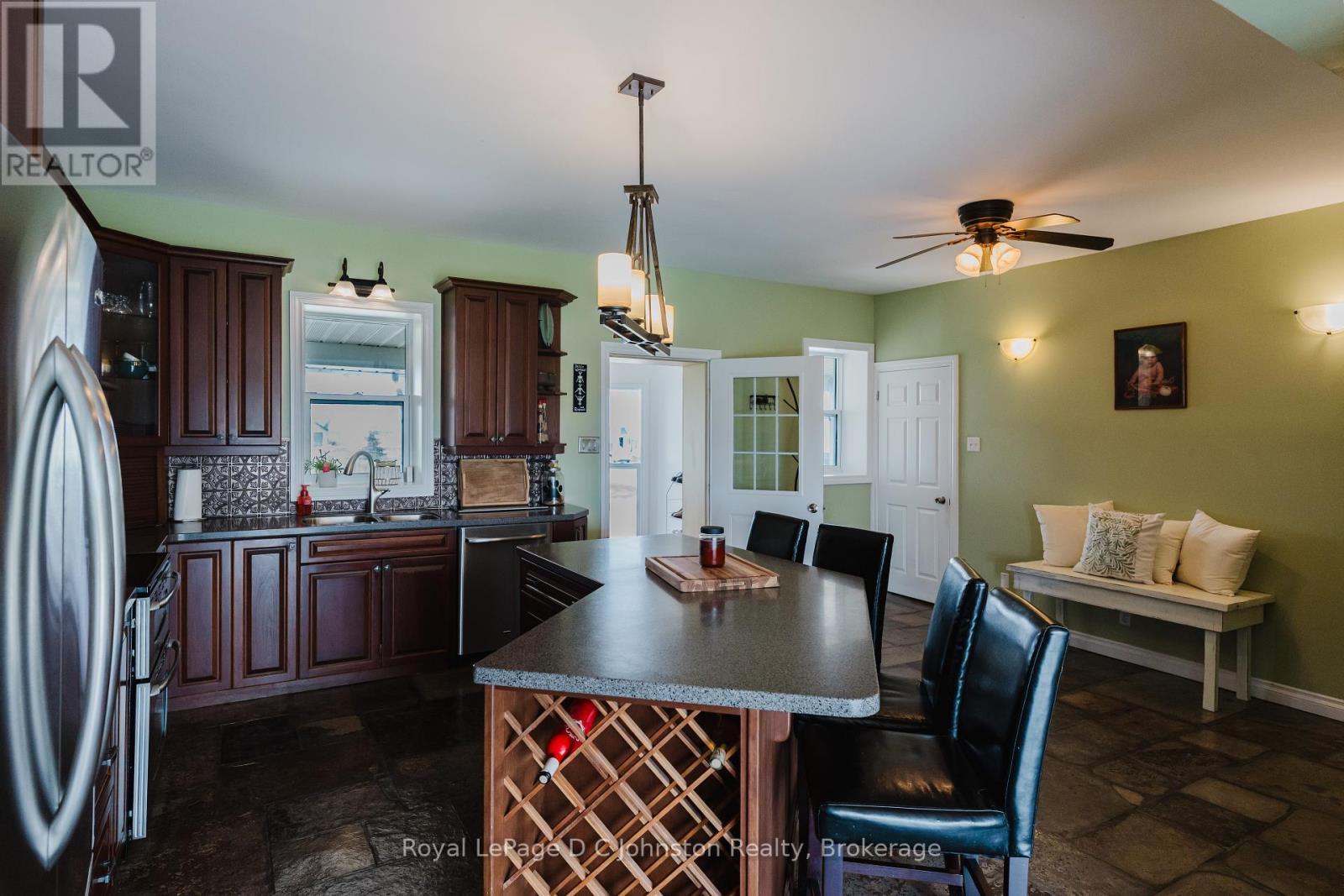 












3622 HIGHWAY 21

,
Kincardine,




Ontario
N0G2T0

