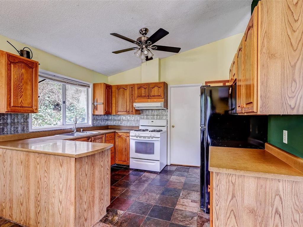 









517


Doreen

Pl,
Nanaimo,




BC
V9T 4S1

